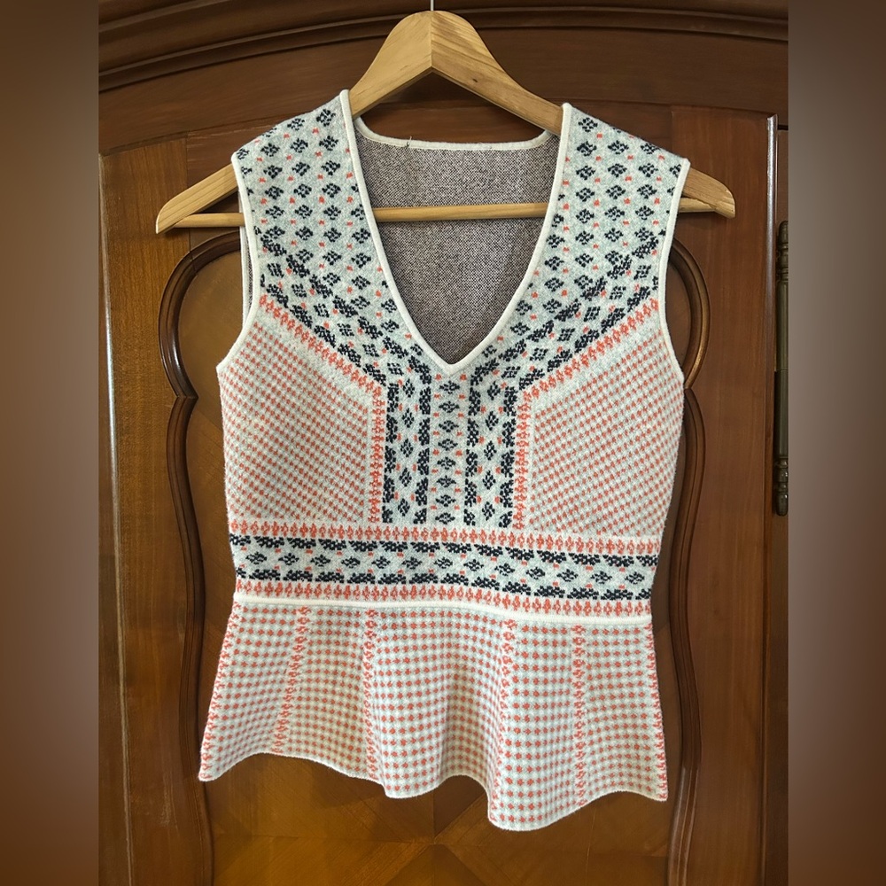 BCBGMaxAzriaPatterned Sleeveless Peplum Sweater Vest - Size XS no tags # 970